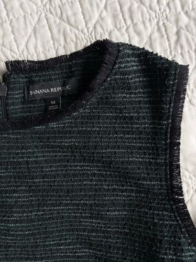 Eyelash Trim Textured Tweed Knit Dark Green Sleeveless Top Career Capsule M